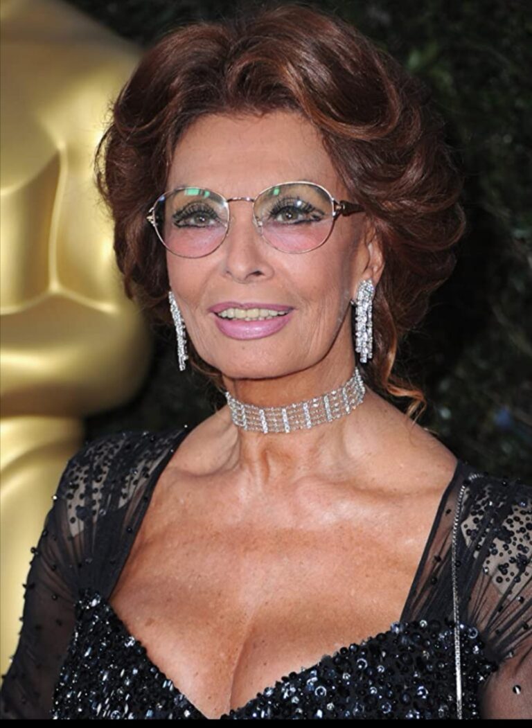 Sophia Loren submetida à cirurgia após queda e fratura de quadril